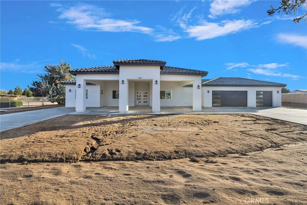 15179 Olive St, Hesperia, California 92345 home-pic-2