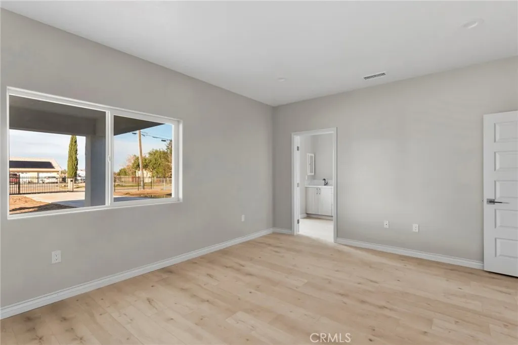 15179 Olive St, Hesperia, California 92345 home-pic-27