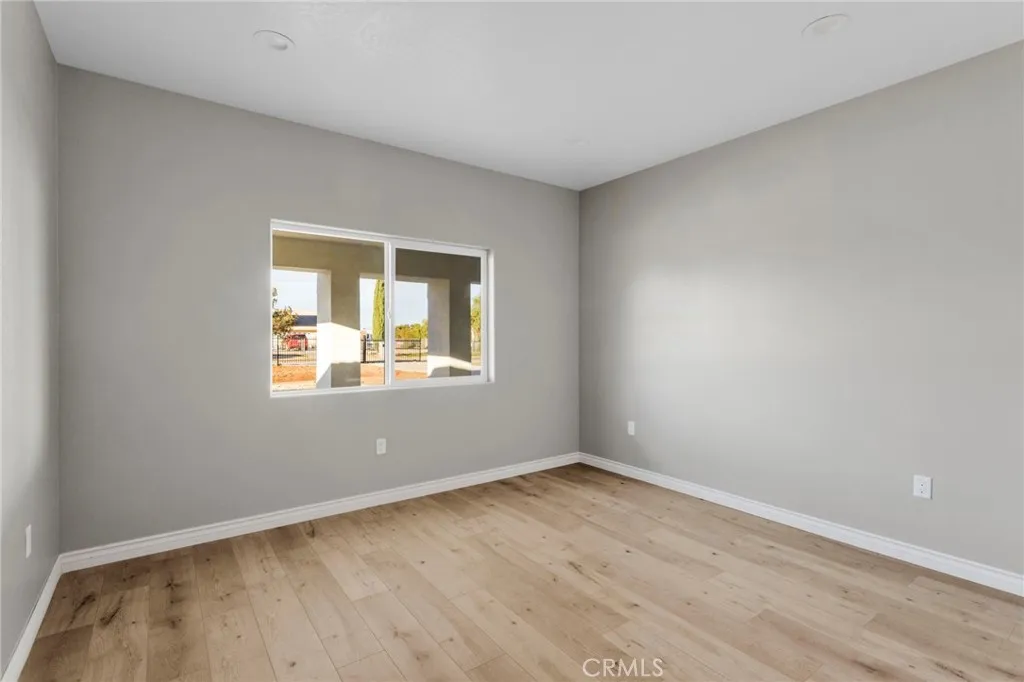 15179 Olive St, Hesperia, California 92345 home-pic-31