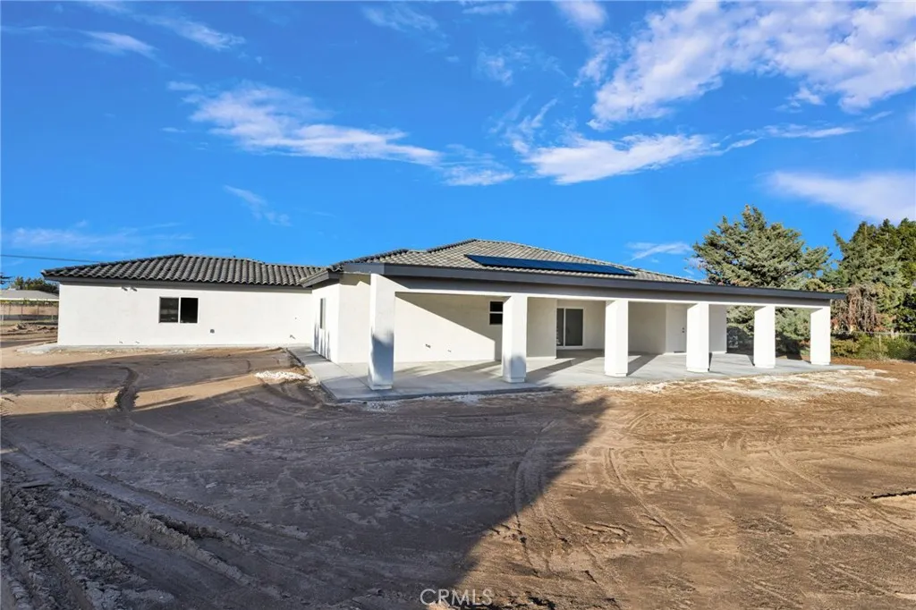 15179 Olive St, Hesperia, California 92345 home-pic-41