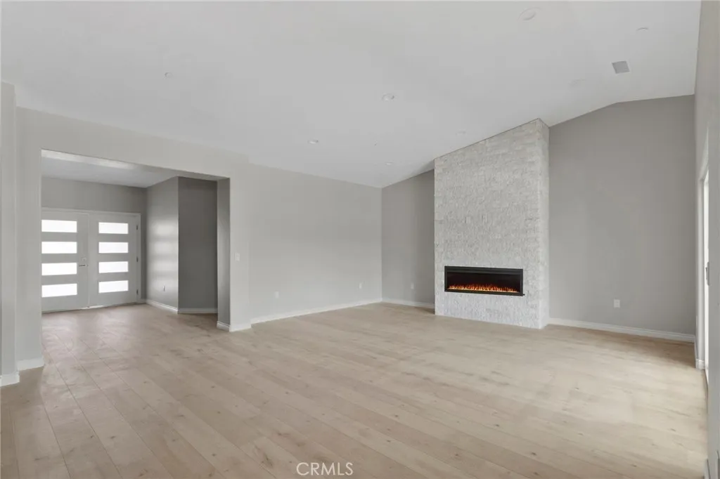 15179 Olive St, Hesperia, California 92345 home-pic-7