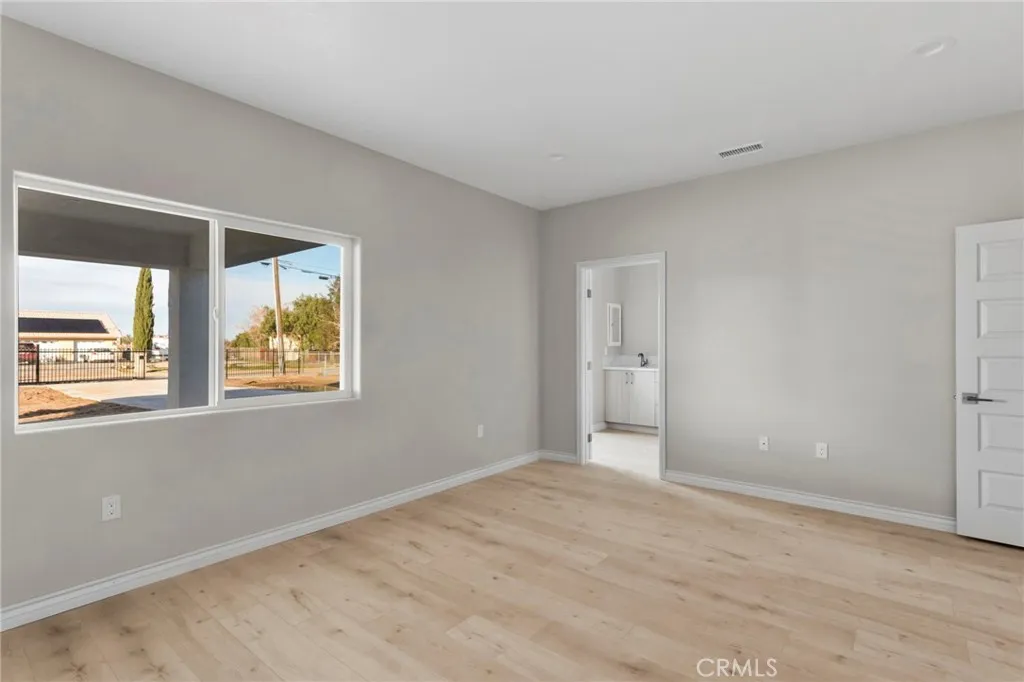15179 Olive St, Hesperia, California 92345 home-pic-17