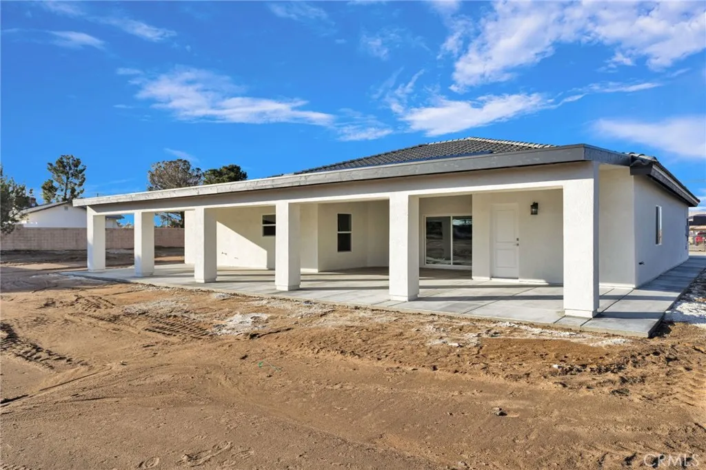 15179 Olive St, Hesperia, California 92345 home-pic-40