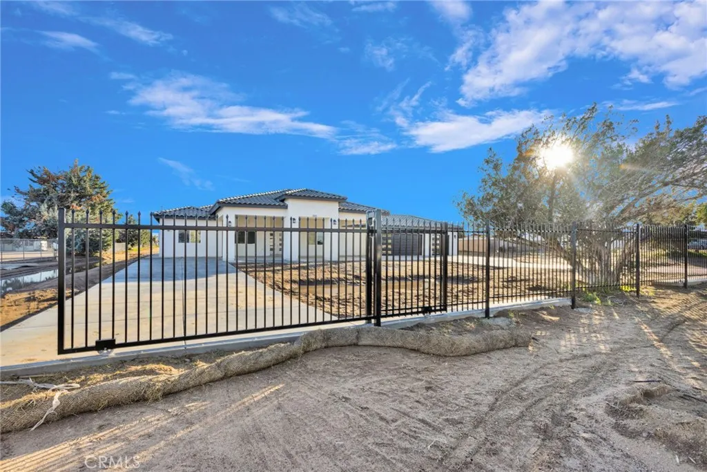 15179 Olive St, Hesperia, California 92345 home-pic-43