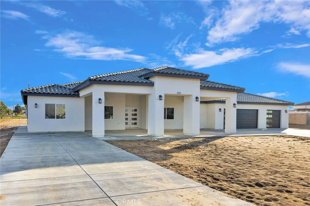 15179 Olive St, Hesperia, California 92345 home-pic-1