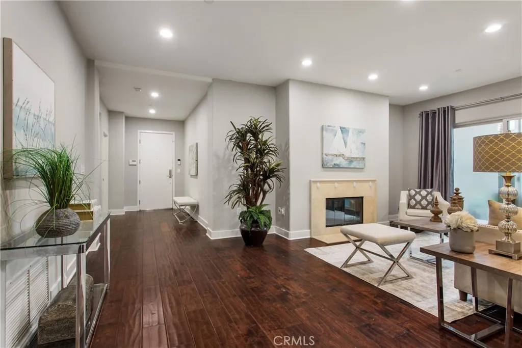 11115 Acama 101, North Hollywood, California 91602 home-pic-5