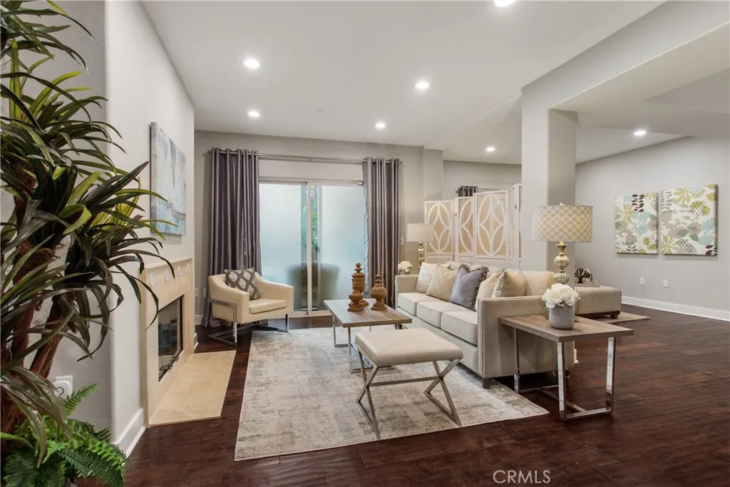 11115 Acama 101, North Hollywood, California 91602 home-pic-6