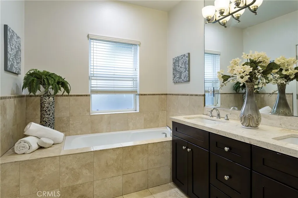 11115 Acama 101, North Hollywood, California 91602 home-pic-18
