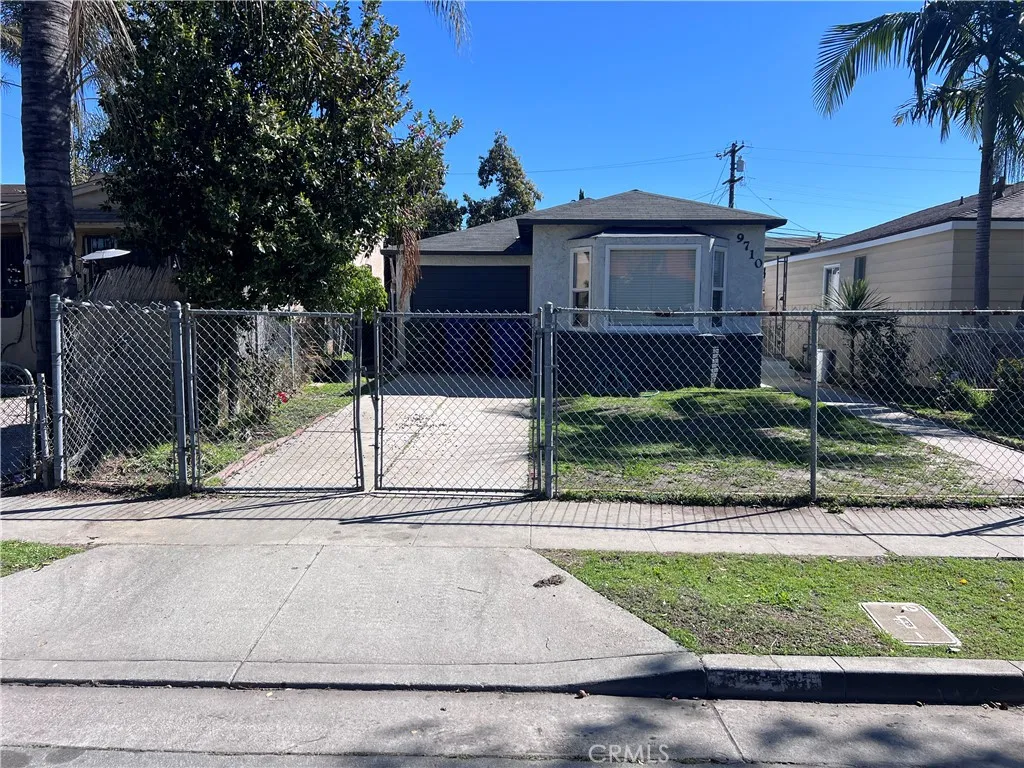 9710 San Miguel, South Gate, California 90280 home-pic-11