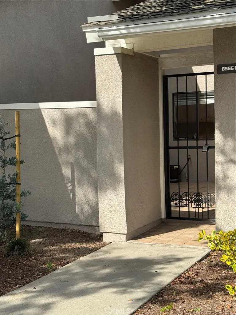 8566 Trinity 819c, Huntington Beach, California 92646 home-pic-1