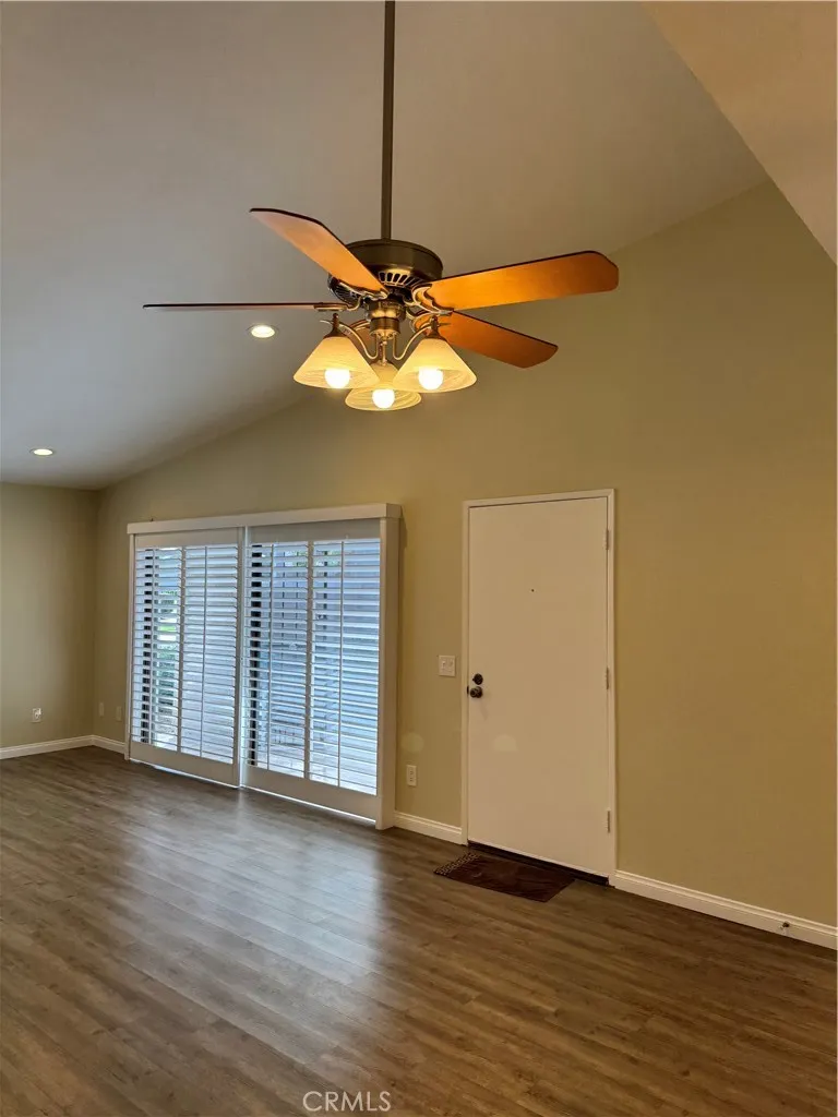 8566 Trinity 819c, Huntington Beach, California 92646 home-pic-4