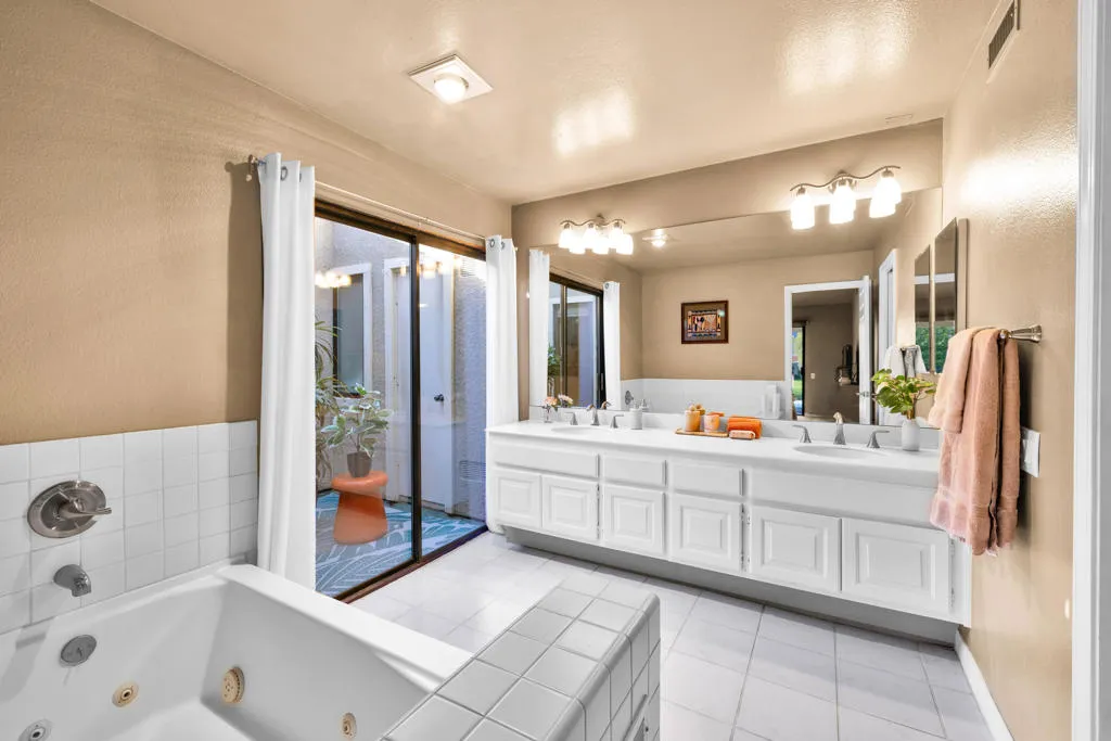12 Tennis Club Drive, Rancho Mirage, California 92270 home-pic-22