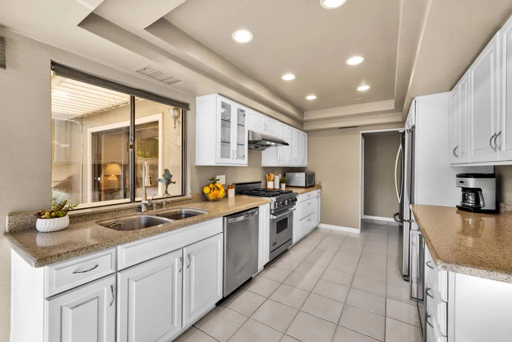 12 Tennis Club Drive, Rancho Mirage, California 92270 home-pic-16