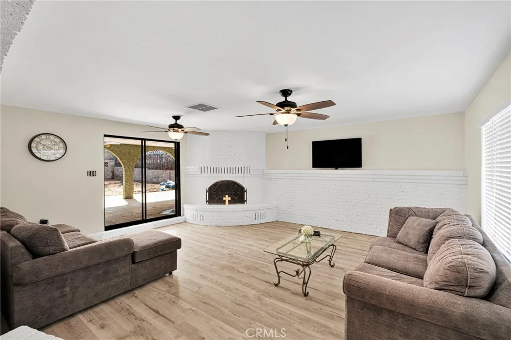 912 Kelly, Barstow, California 92311 home-pic-11