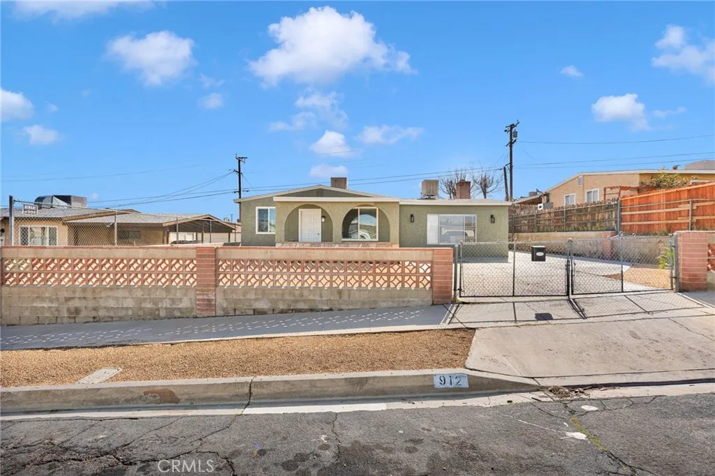 912 Kelly, Barstow, California 92311 home-pic-1