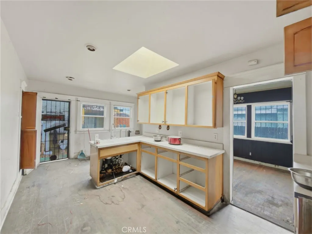 225 W 12th, Long Beach, California 90813 home-pic-7