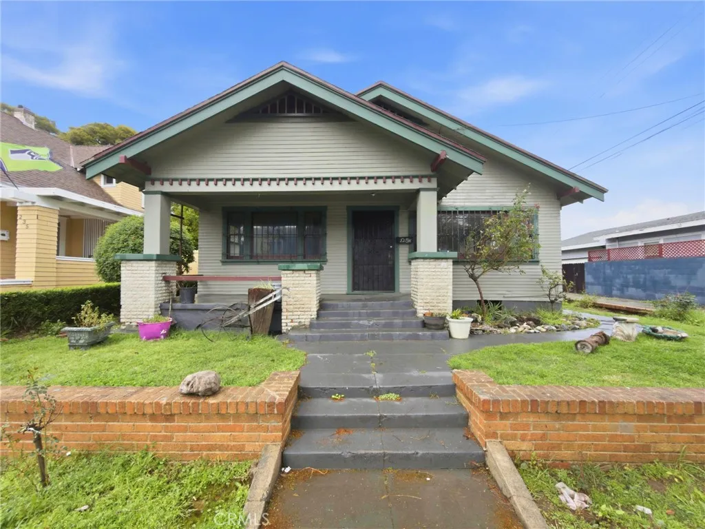 225 W 12th, Long Beach, California 90813 home-pic-0
