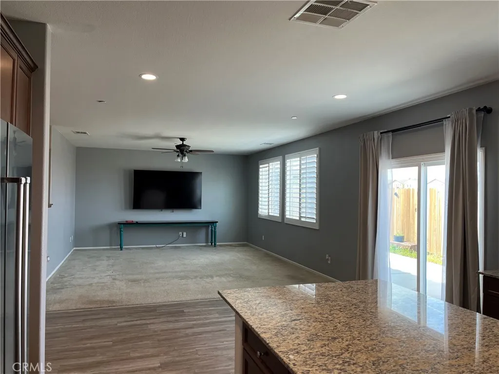 15182 Paseo Verde, Victorville, California 92394 home-pic-7