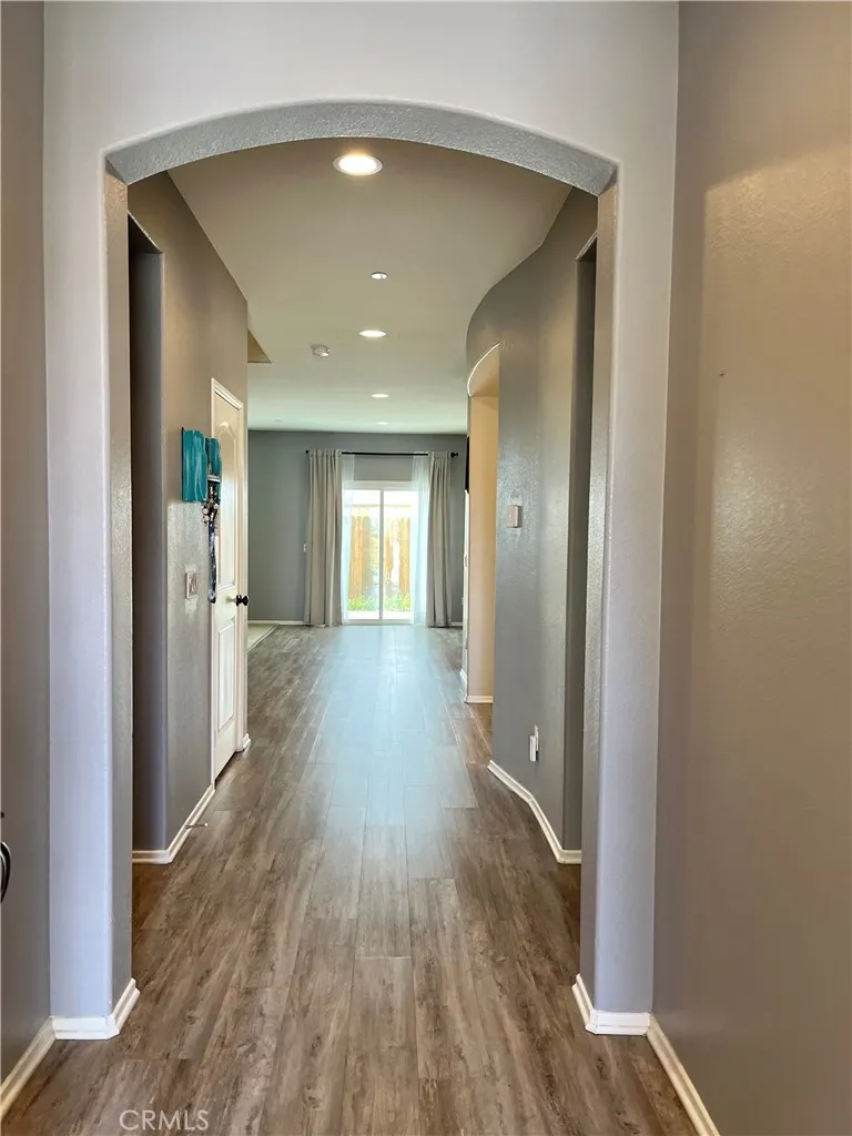 15182 Paseo Verde, Victorville, California 92394 home-pic-2