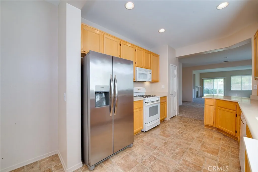 29446 Honneywood Drive, Menifee, California 92584 home-pic-8