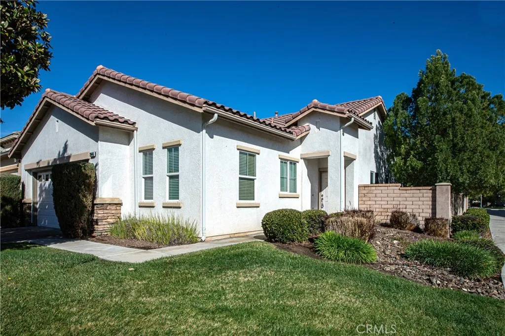 29446 Honneywood Drive, Menifee, California 92584 home-pic-1