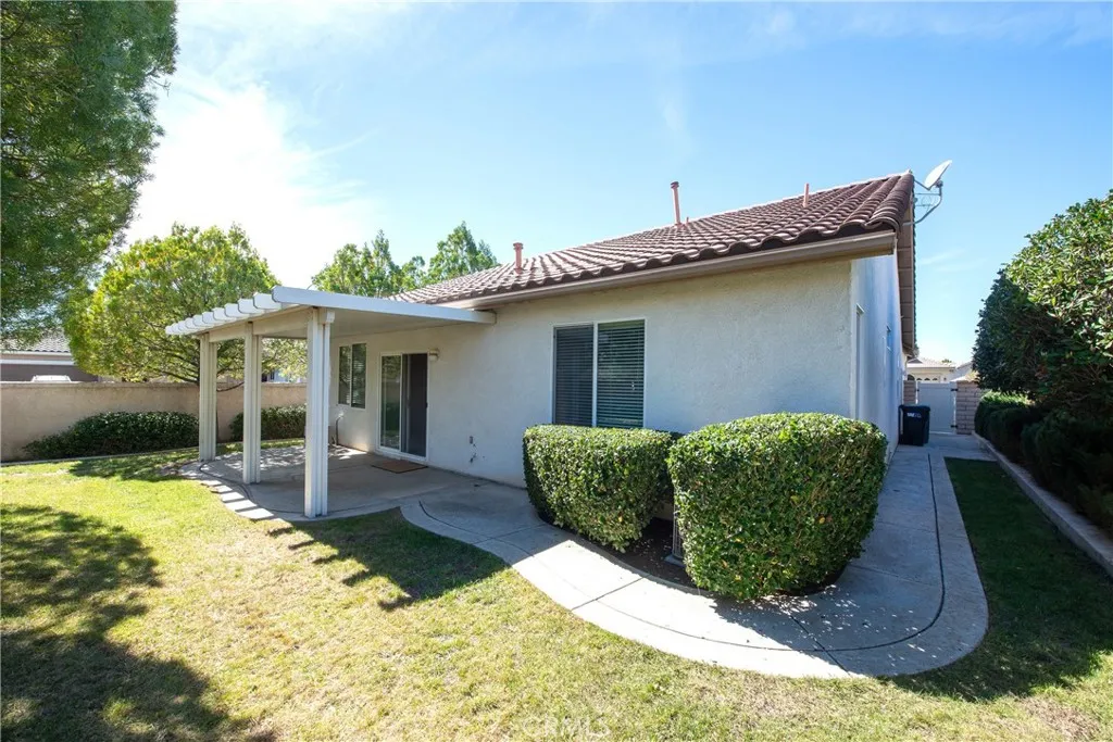29446 Honneywood Drive, Menifee, California 92584 home-pic-20
