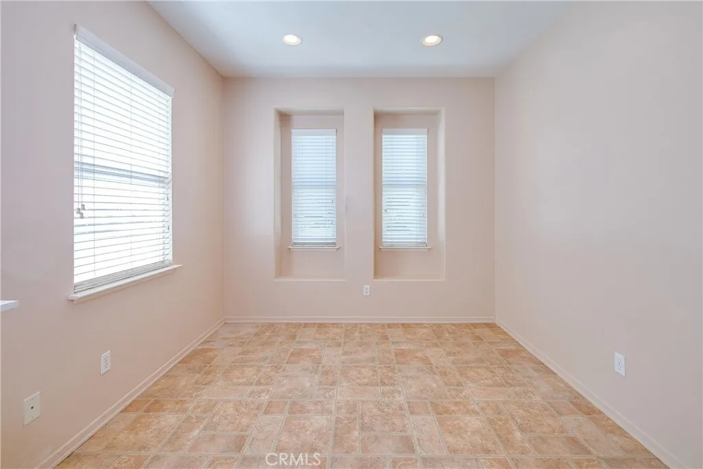29446 Honneywood Drive, Menifee, California 92584 home-pic-10