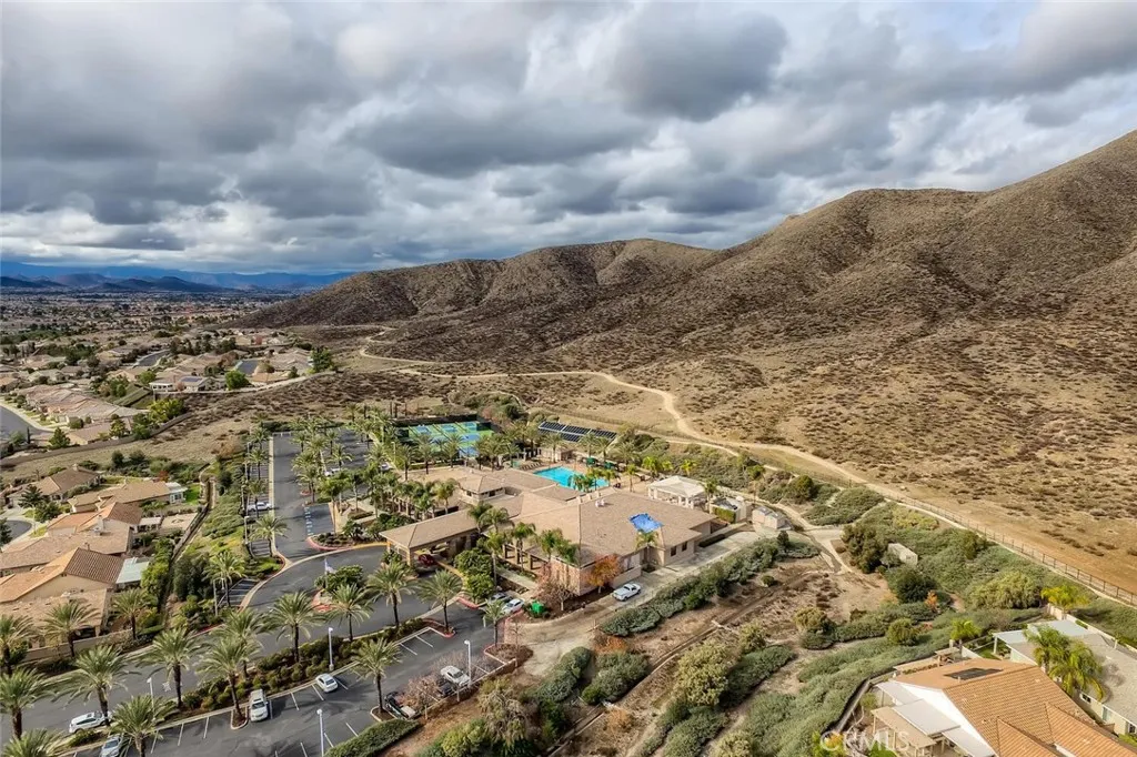 29446 Honneywood Drive, Menifee, California 92584 home-pic-44