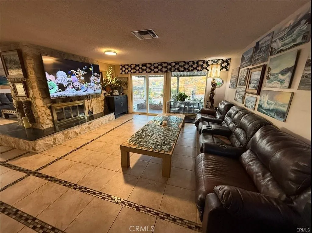13288 Bryant, Yucaipa, California 92399 home-pic-18