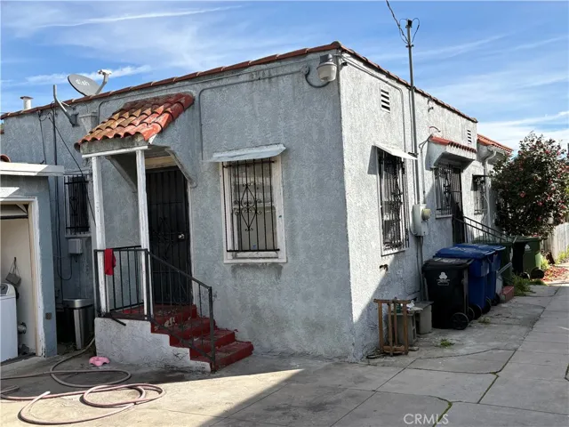 Front unit's back side (house)