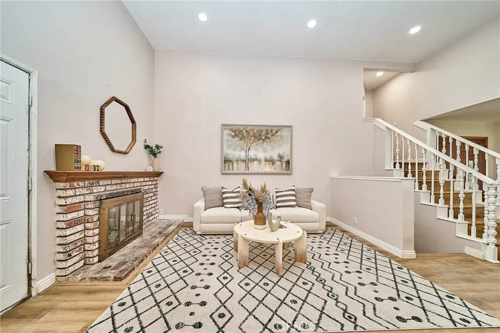 1545 Walnut Leaf, Walnut, California 91789 home-pic-18