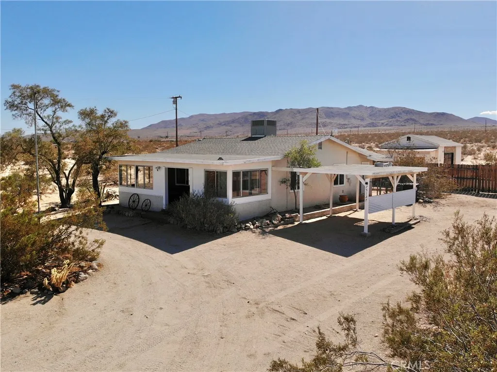 75127 Mayfair, Twentynine Palms, California 92277 home-pic-1