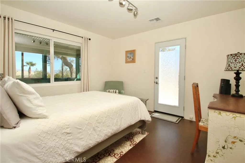75127 Mayfair, Twentynine Palms, California 92277 home-pic-4