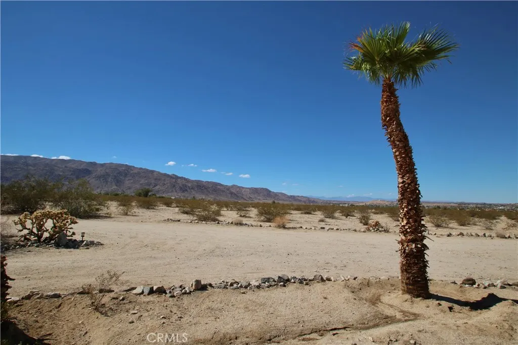 75127 Mayfair, Twentynine Palms, California 92277 home-pic-21