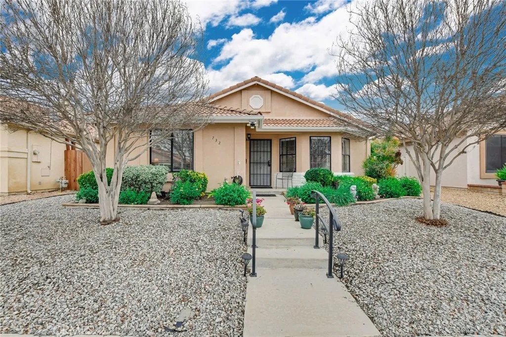 732 Alondra, Hemet, California 92545 home-pic-3