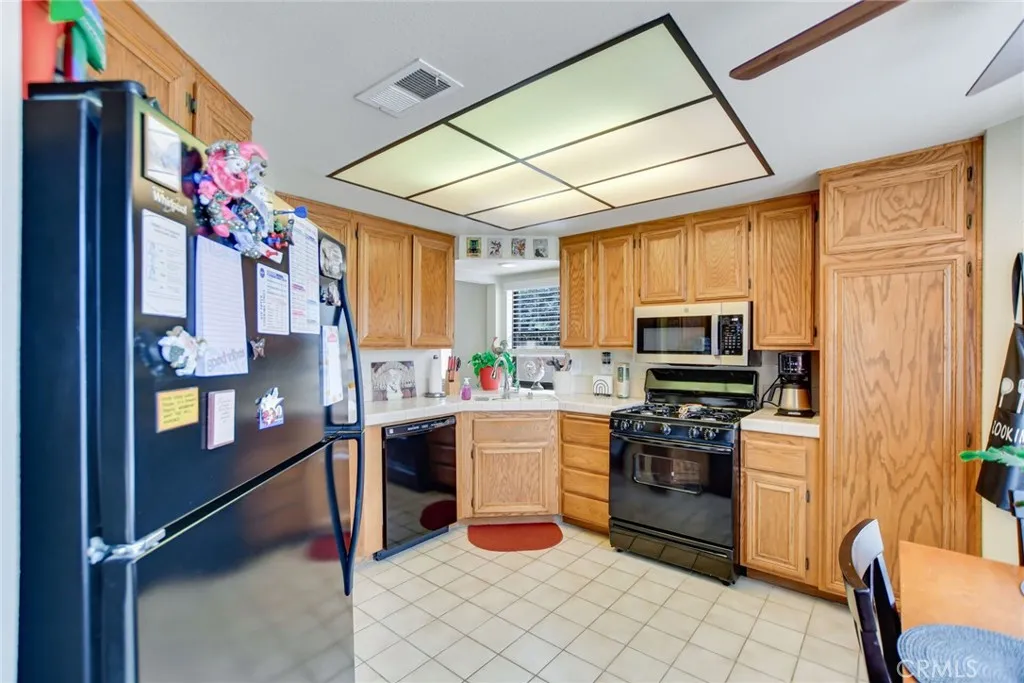 732 Alondra, Hemet, California 92545 home-pic-15