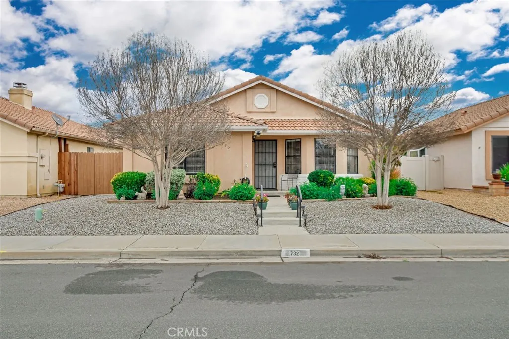732 Alondra, Hemet, California 92545 home-pic-2