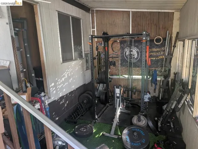 Detailed view of wood walls