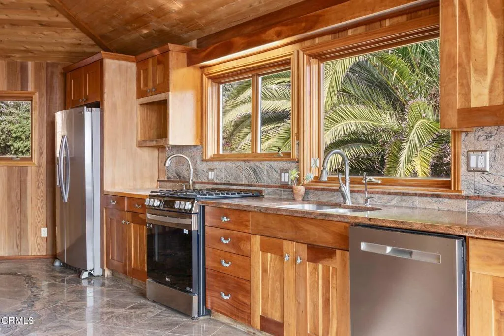 440 Mariposa Drive, Ventura, California 93001 home-pic-10