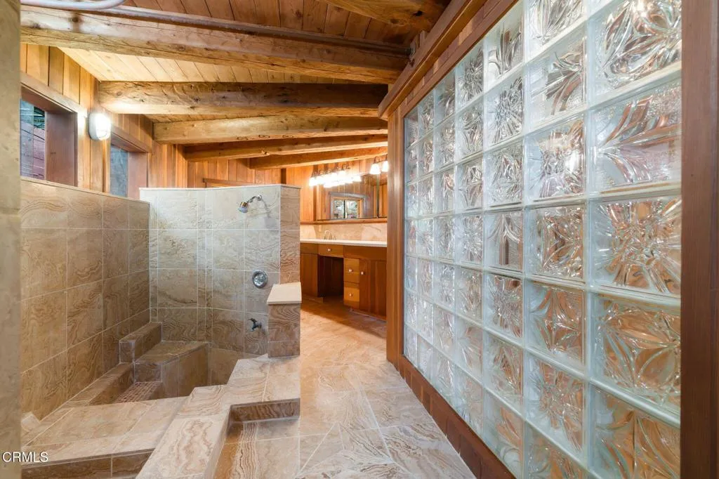 440 Mariposa Drive, Ventura, California 93001 home-pic-37