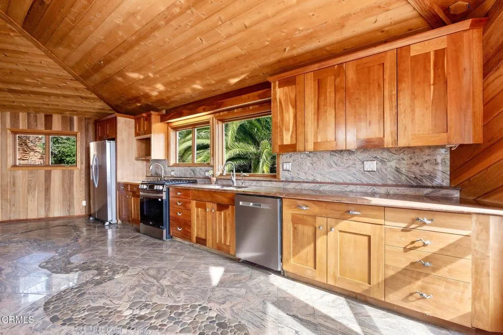 440 Mariposa Drive, Ventura, California 93001 home-pic-20