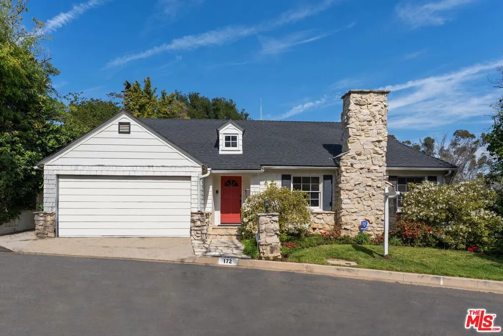 172 S Woodburn Drive, Los Angeles, California 90049 home-pic-1