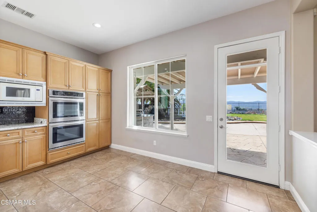 4920 Corral Street, Simi Valley, California 93063 home-pic-15
