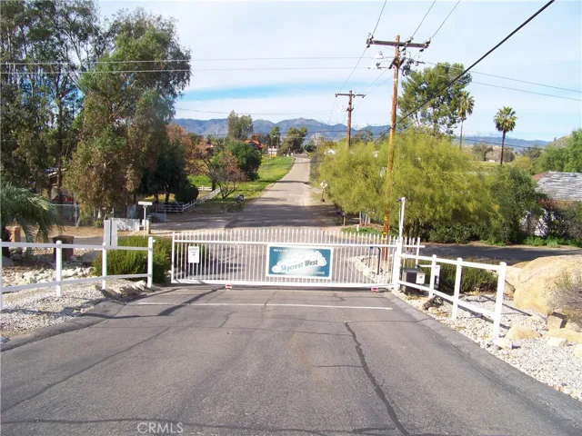 lower gate