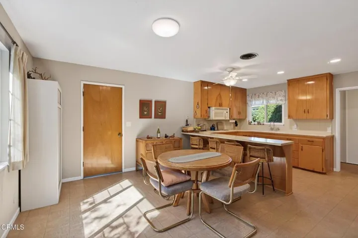 11-web-or-mls-UpmarketMedia-1172Oak-030