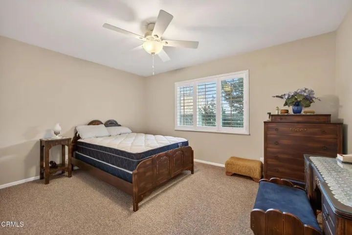 17-web-or-mls-UpmarketMedia-1172Oak-076