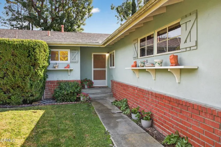 4-web-or-mls-UpmarketMedia-1172Oak-010