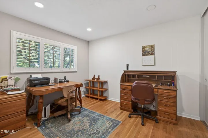 21-web-or-mls-UpmarketMedia-1172Oak-082