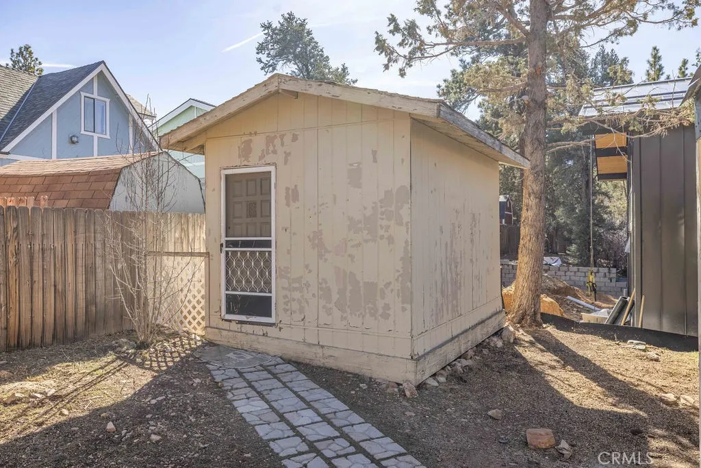 151 Vista, Sugarloaf, California 92386 home-pic-22