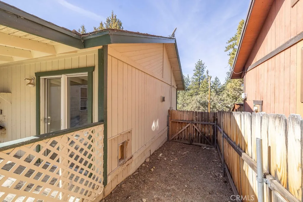 151 Vista, Sugarloaf, California 92386 home-pic-24